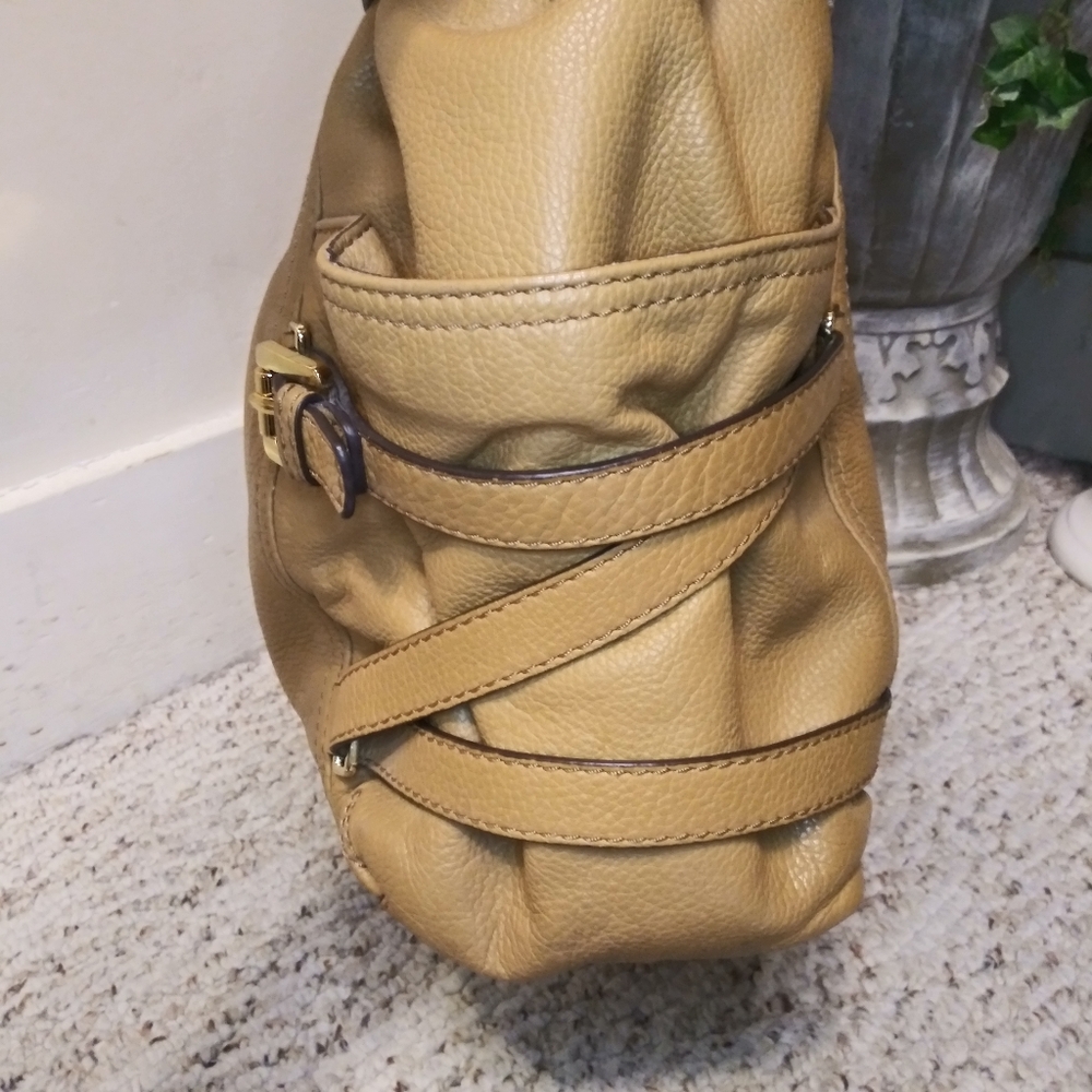 Michael Kors Gansevoort Taupe Large Leather Shoulder Bag - Picture 5 of 11